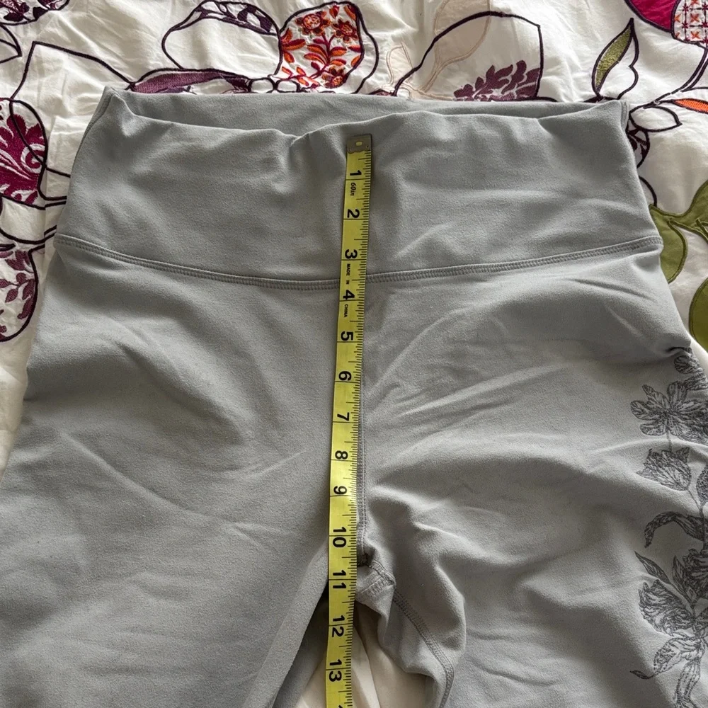 Tablets Gray Floral Women's Athletic Set - Picture 8 of 13